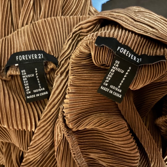 Brown Pleated Lounge Set - Picture 11 of 11